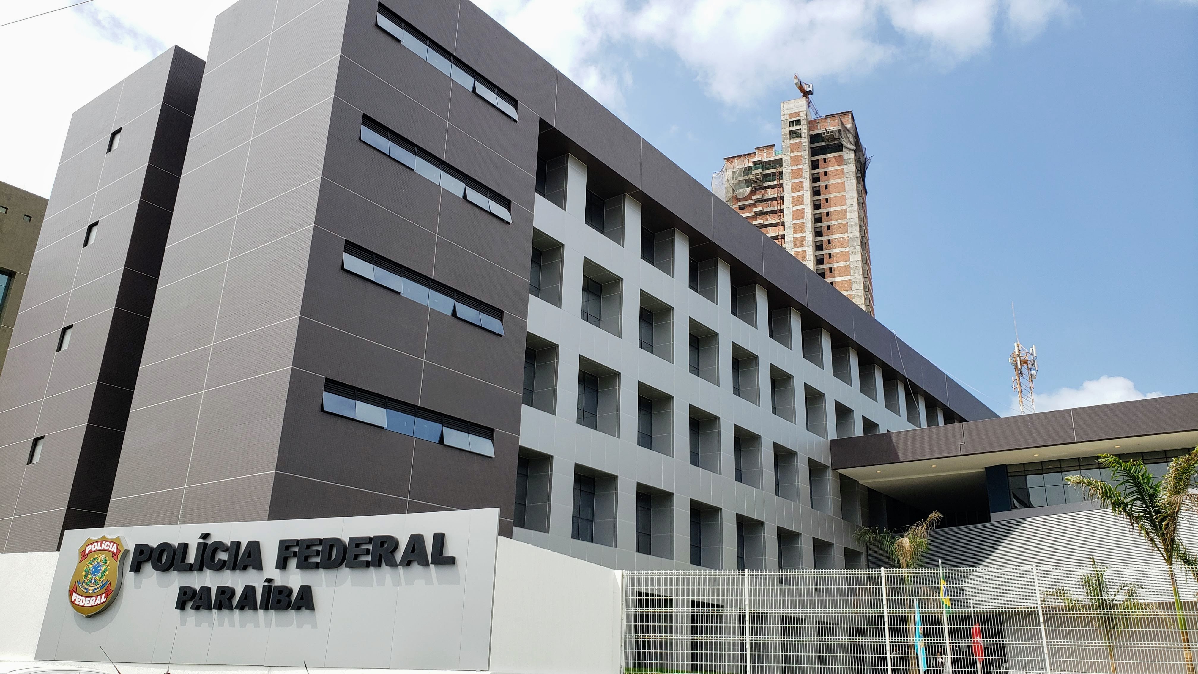 Suspeito de aliciar adolescente é preso em operação contra exploração sexual, em João Pessoa