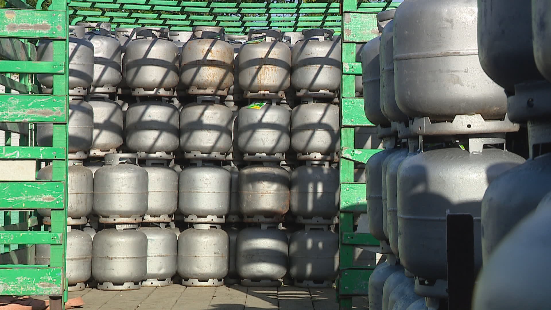 'Gás do Povo': valor de referência de botijões do programa na Paraíba é definido; saiba quanto será e famílias beneficiadas